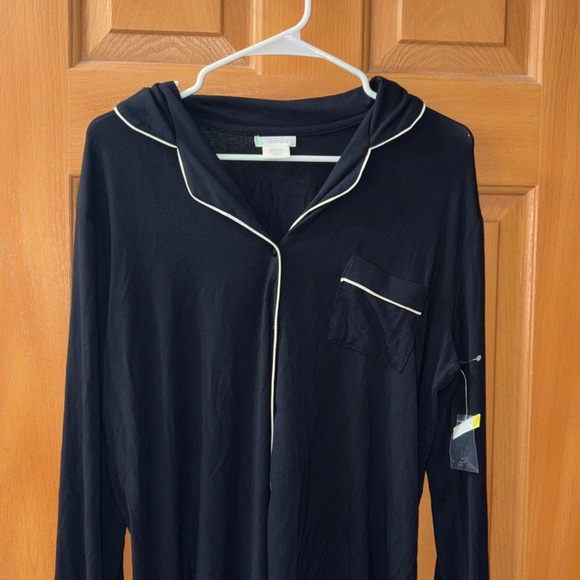 Trendy Brand New Shimera Black Pajama Top with White Piping🔥 - Picture 4 of 6